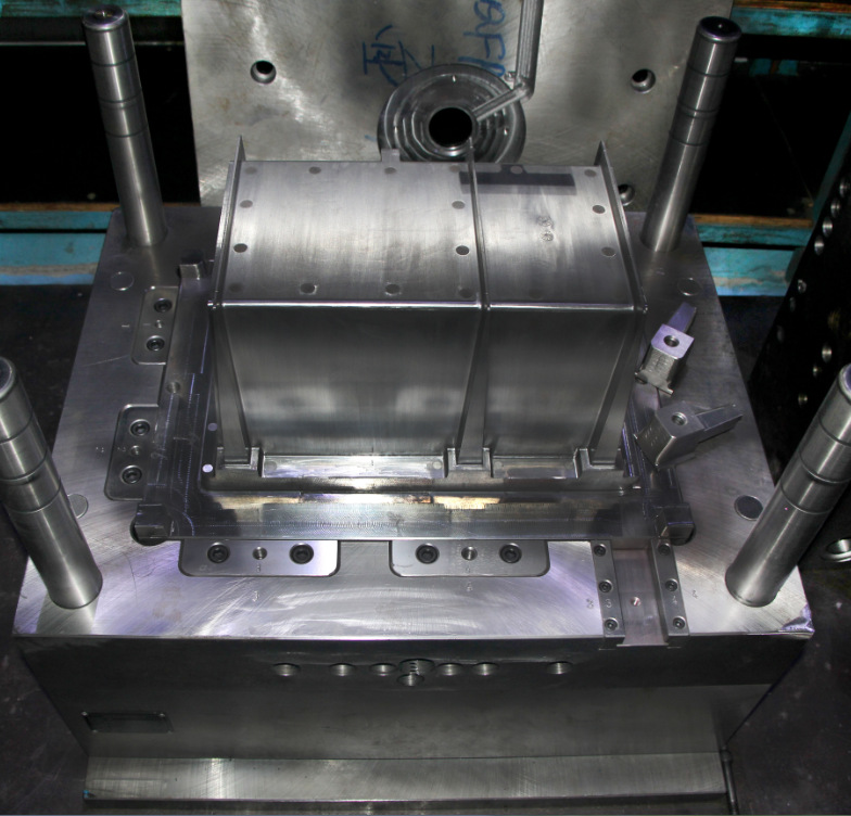 中山市旭錦塑膠模具有限公司，精密模具制造