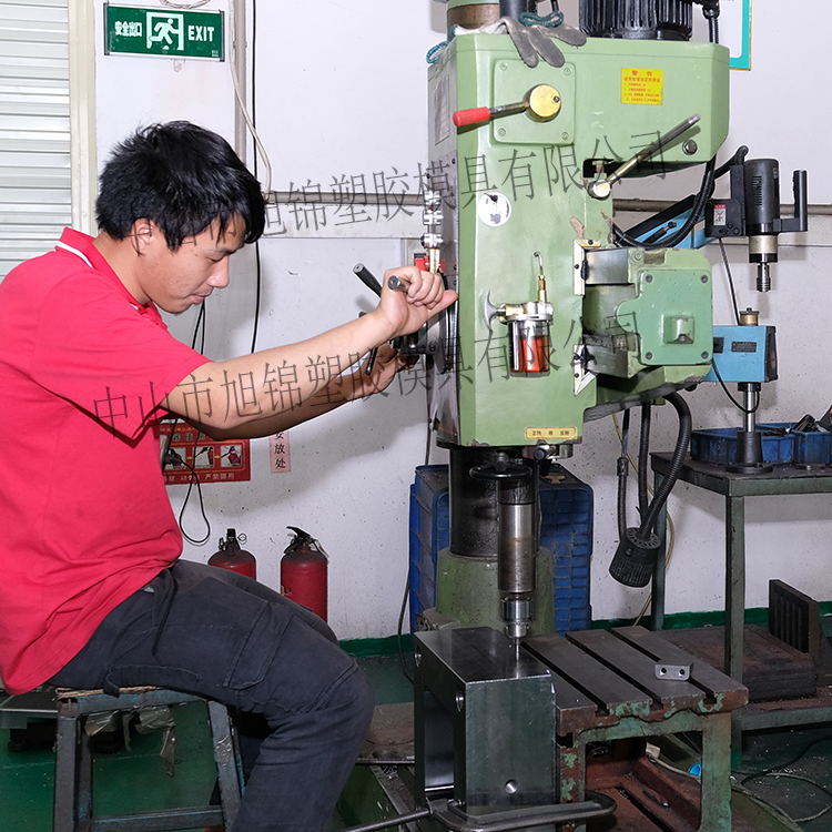 旭錦注塑模具生產(chǎn)廠(chǎng)家歡迎客戶(hù)來(lái)圖來(lái)樣咨詢(xún)